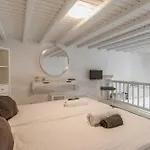 5-bed Stylish Maisonette