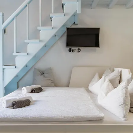 Apartment 5-bed Stylish Maisonette