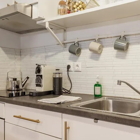 Apartamento 5-bed Stylish Maisonette