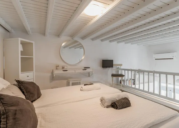 5-bed Stylish Maisonette