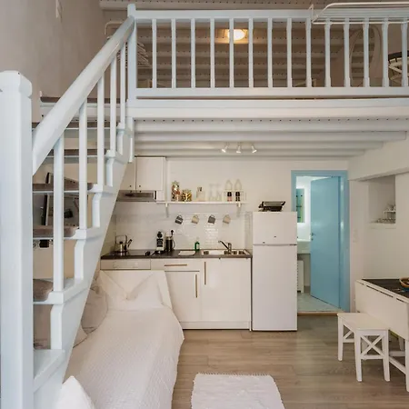 5-bed Stylish Maisonette *