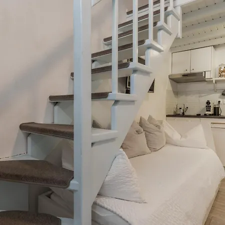 Apartman 5-bed Stylish Maisonette