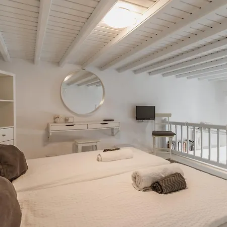 5-bed Stylish Maisonette