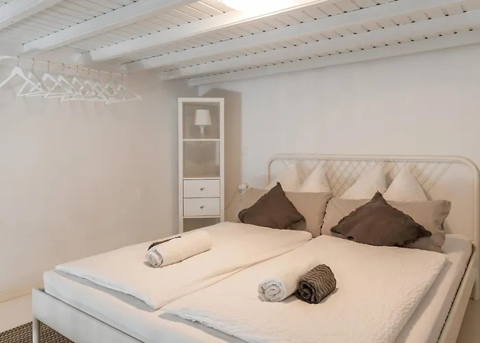 5-bed Stylish Maisonette Διαμέρισμα *